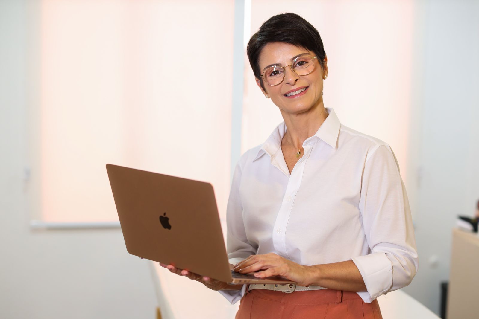 Dra. Valéria Leite — Biomedicina Integrativa